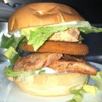 Mighty Chicken Burger برغر الدجاج العظيمة