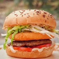 Plat Mozarella Burger صحن موزاريلا برغر
