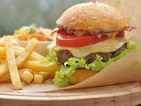 Classic Cheese Burger Plate